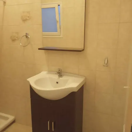 Gaia Apartment *